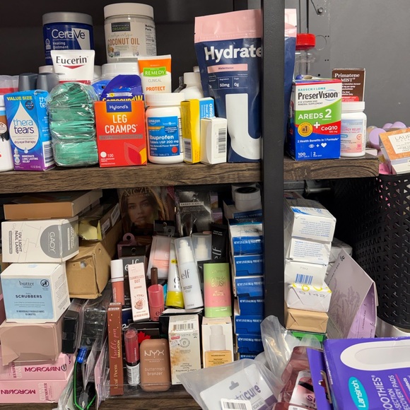 Saturday New Amazon Pallet Health, Makeup/Beauty - Picture 9 of 16